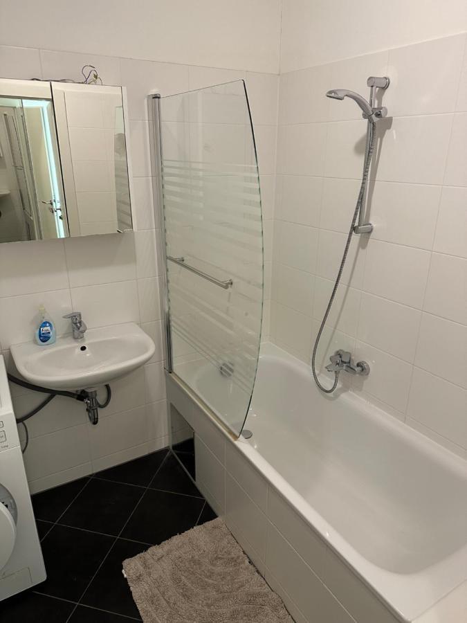 Hauptbahnhof Ferienwohnung Am Park Wien Exterior foto